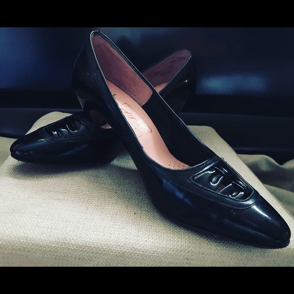 ladies black pumps size 6